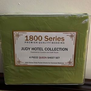 4 piece sheet set Queen